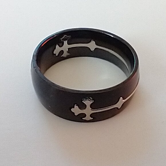 Ring - Picture 3 of 3